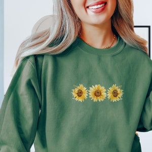 Sunflower Sweatshirt Sunflower Crewneck Floral Sweatshirt Flower Sunflower Comfy Soft Aesthetic Sweatshirt Trendy Sweatshirt Fall Cute