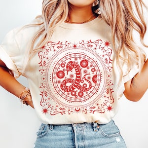 Chinese New Year Shirt Year Of The Snake 2025 T-shirt Unisex Graphic Tee Year of the Snake Shirt Lunar New Year Shirt Snake New Year Shirt