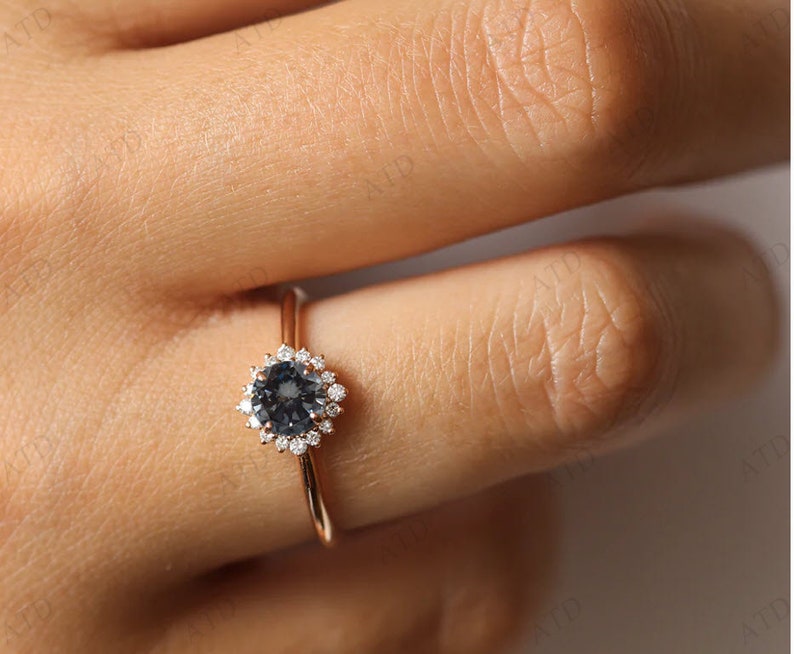 Einzigartiger grauer Spinell Ehering für Frauen Art Deco Halo Verlobungsring antiker minimalistischer Ring grauer Edelstein Frauen zierlicher Ring Geschenk für sie Bild 5