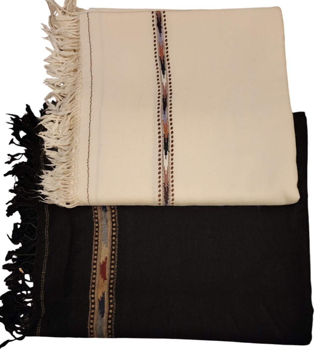 chitrali woolen shawl