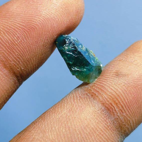 Certified Natural Alexandrite Rough Lot – 555 Ct Uncut Color