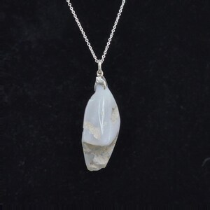 Opal pendent Rd 23