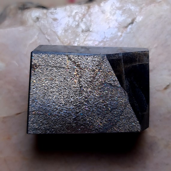 Dark Rainbow Lattice sunstone Specimen 40x27, 197cts!! A15