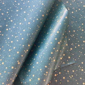 Carta da imballaggio con stelle dorate su sfondo verde, carta velina, carta da regalo di nozze, carta velina artigianale carina, carta da regalo natalizia
