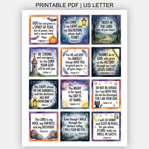 Può includere: Un foglio PDF stampabile con dodici etichette regalo quadrate con illustrazioni ad acquerello e versetti biblici. Ogni etichetta include un segno di perforazione in alto, con disegni di zucche, lanterne, stelle e alberi in toni scuri.