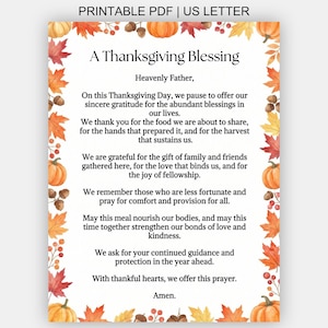 Può includere: Un documento stampabile in formato US letter intitolato A Thanksgiving Blessing. Il testo è centrato su uno sfondo bianco, incorniciato da un bordo di foglie autunnali, zucche arancioni, ghiande e bacche rosse ad acquerello.