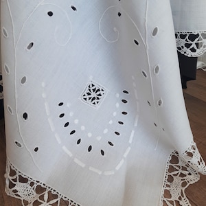 white linen middle blanket hole embroidery satin stitch bobbin lace 140 x 140 cm