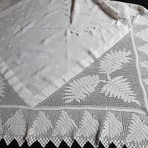 Elegant tablecloth with the finest filet crochet lace