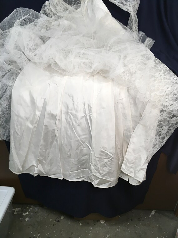 Vintage Handmade Wedding Dress.  L 641 - image 5