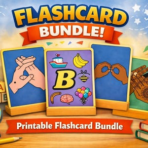 Può includere: Immagine educativa con flashcard che mostrano illustrazioni e il testo "FLASHCARD BUNDLE!" e "Printable Flashcard Bundle". Le carte raffigurano la lingua dei segni, oggetti e la lettera "B". Sono presenti anche un mappamondo, matite e una mela.