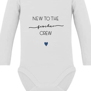 Babybody New to the Crew langarm mit Name personalisiert/ Baby/ Schwangerschaft verkünden/ Geschenk zur Geburt/ Babygeschenk/ Glitzerherz Bild 2