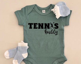 Body per bambini Tennis Buddy manica corta verde salvia / vestiti per bambini personalizzati / regalo sportivo per la festa del papà