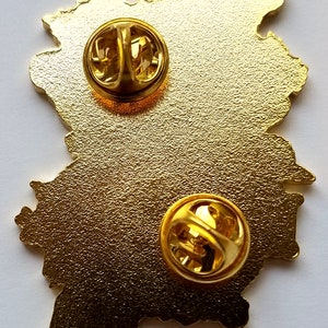 True Crime Babe Enamel Pin bild 2
