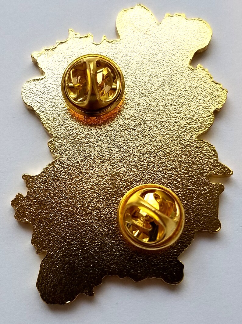 True Crime Babe Enamel Pin bild 2