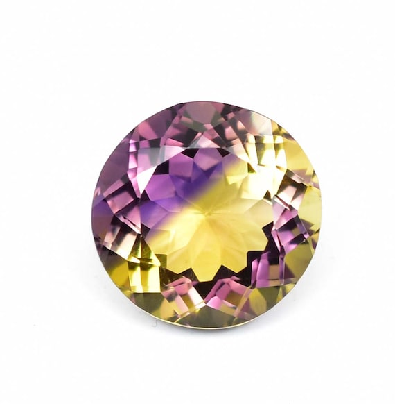 第3回：「アメトリンの色が生まれる魔法 ― 自然が描く二重の光」