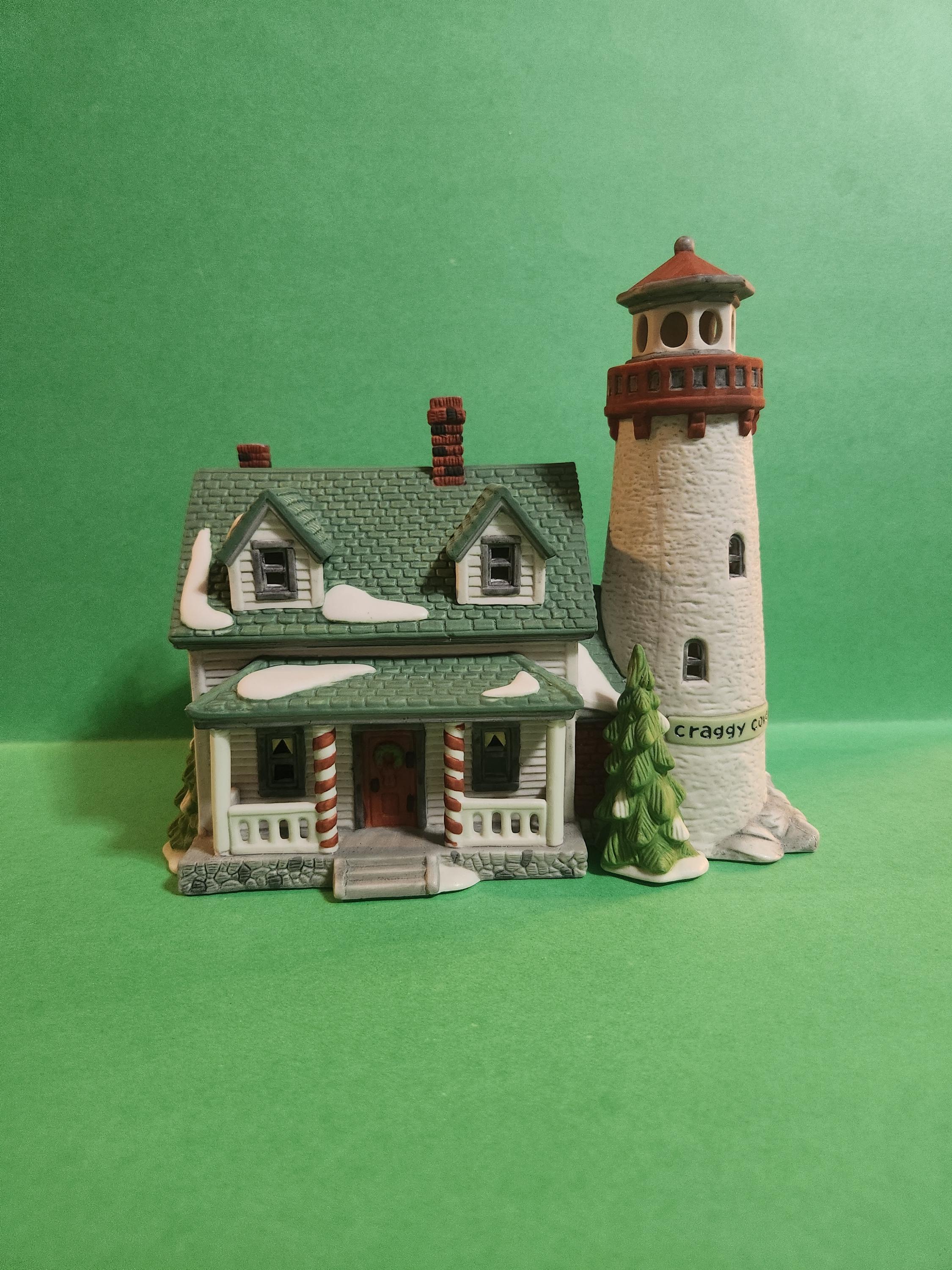 Department 56 New England Village Series Craggy Cove Lighthouse