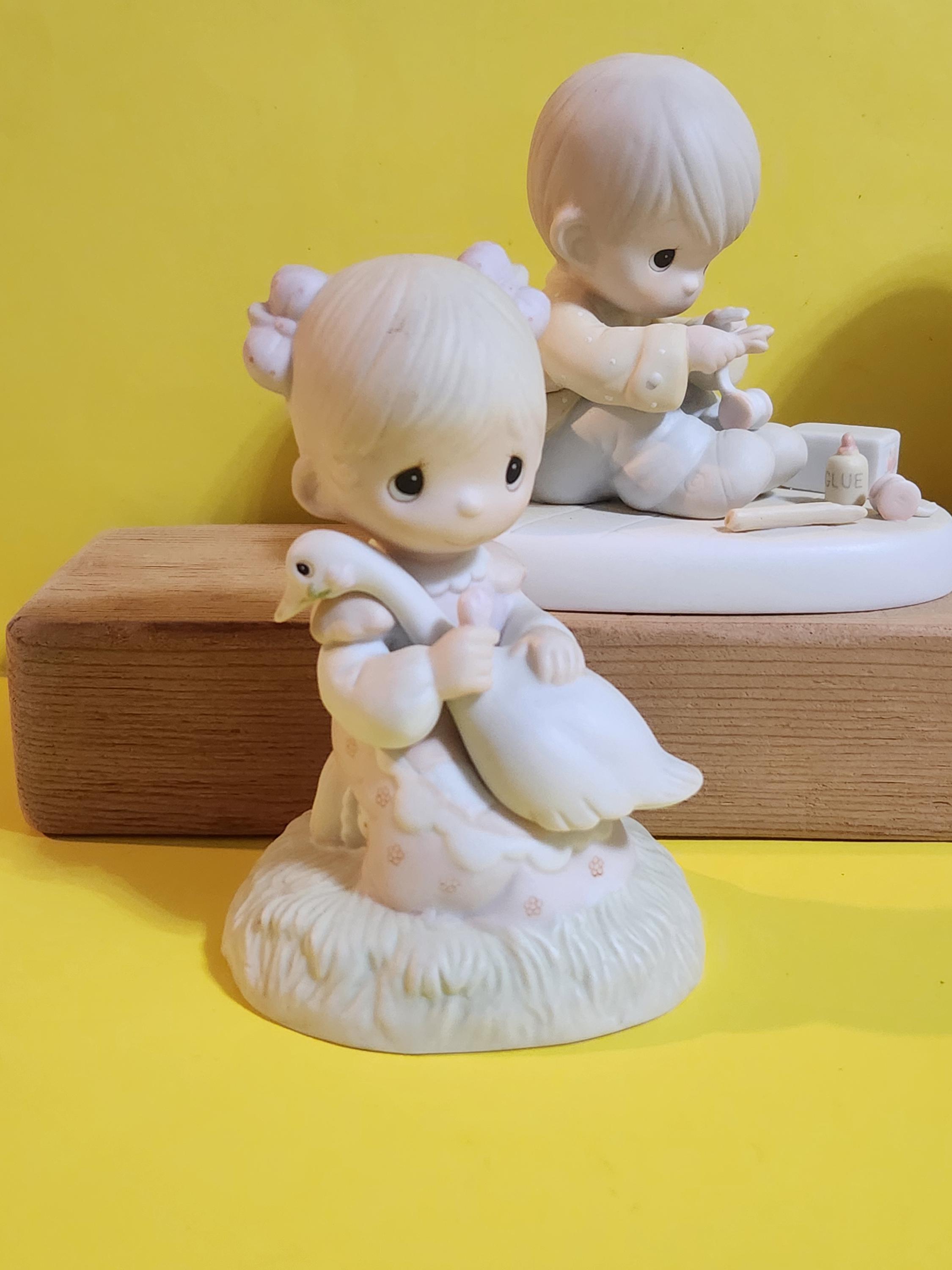 precious moments 置物　4個 Group of 4 Love Themed Precious Moments Figurines **free Shipping
