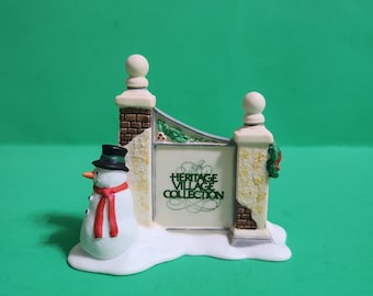 Department 56 North Pole Series, Village Sign With Snowman