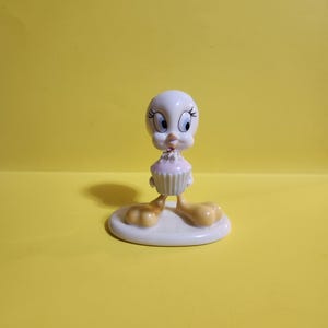 Lenox A Present From Tweety Figurine Featuring Tweety Bird  **Free Shipping**