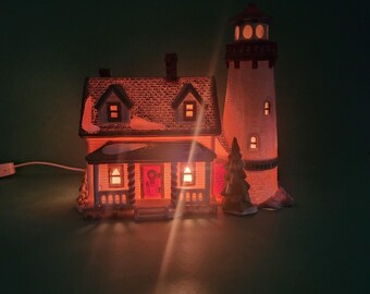 Department 56 New England Village Series Craggy Cove Lighthouse