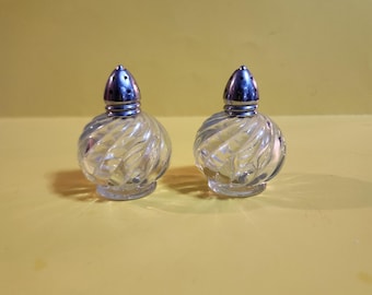 Irice Swirled Clear Glass Salt and Pepper Shaker Set with Screw Off Tops