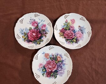 Various Lyn Moser Floral Plates from the Classic Roses Collection  **Free Shipping**