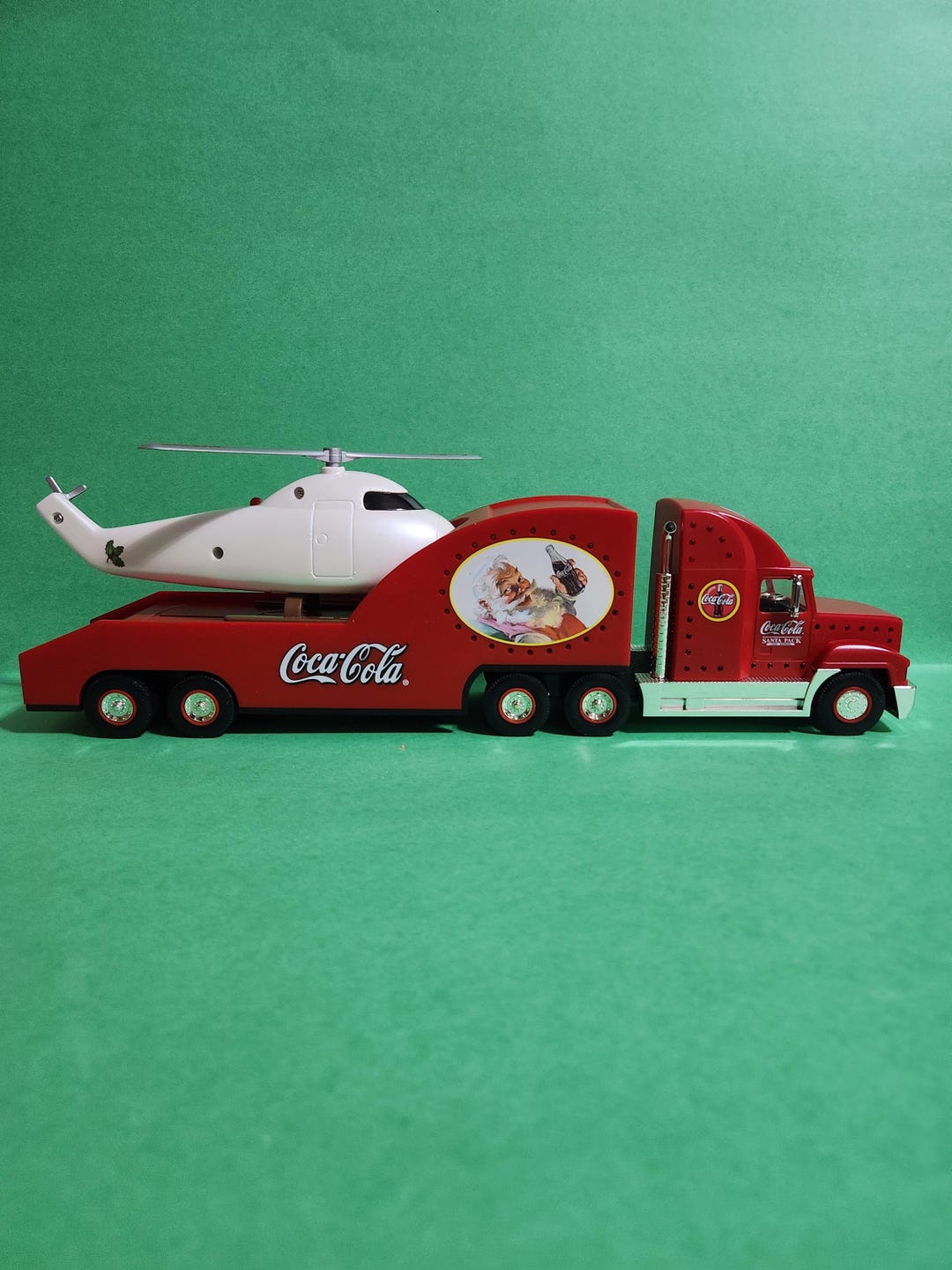 Coca-cola 2000 Holiday Helicopter Carrier With Battery Operated