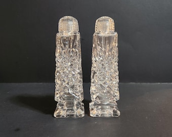 Clear Cut Glass Salt and Pepper Shaker Set with Plastic Screw Off Tops  **Free Shipping**