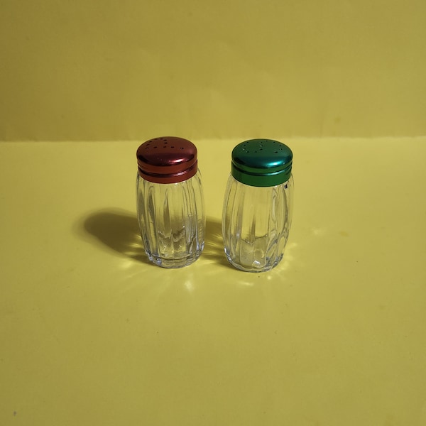 Ribbed Clear Glass Salt and Pepper Shakers with Red and Green Twist Off Caps  **Free Shipping**