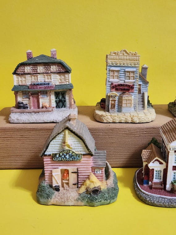 Group of 7 Liberty Falls Miniature Buildings for a Train Set