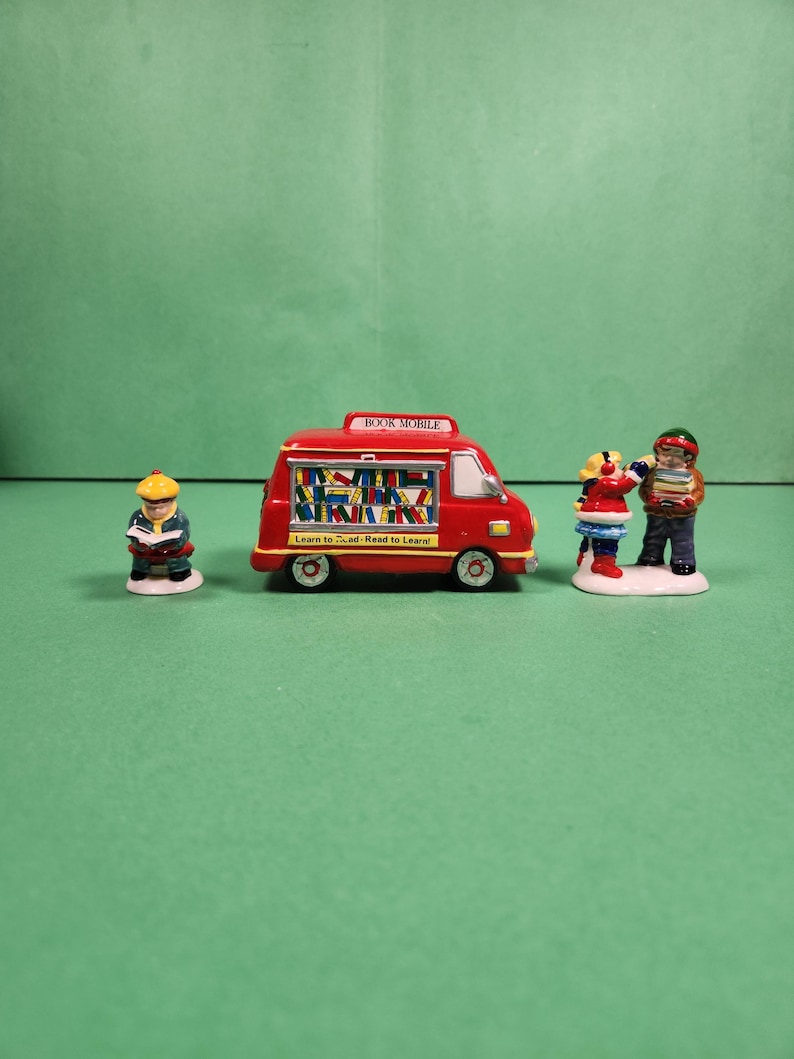 Department 56 The Original Snow Village Check It Out Bookmobile - Thumbnail 3