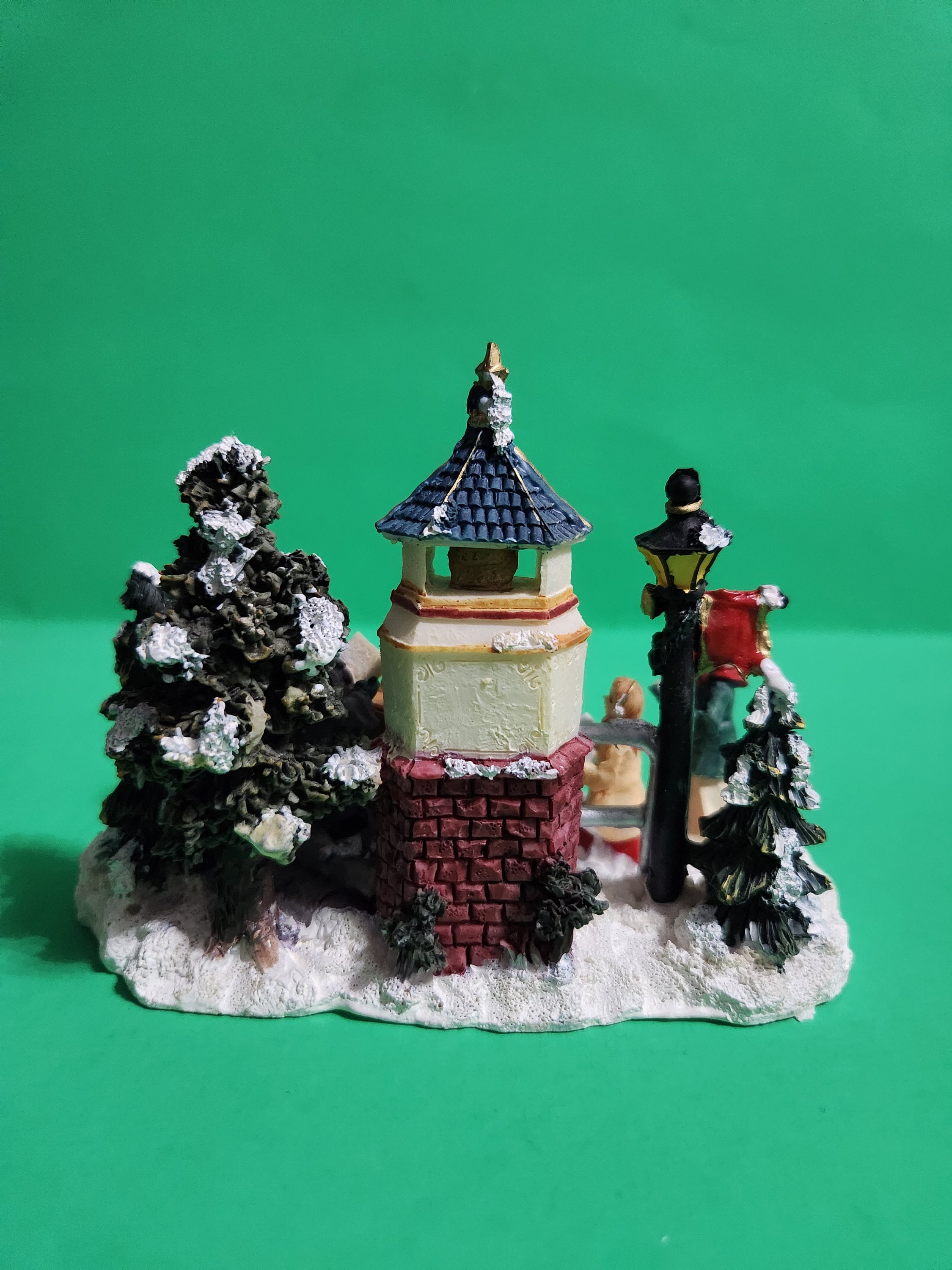 Enchanted Forest Christmas Village Carollers Christmas Figurine, 1999