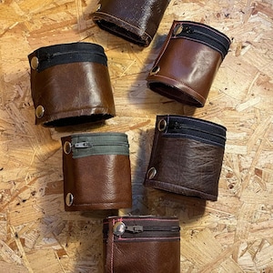 Handgefertigtes Manschettenarmband aus Leder / Unisex / Braun / Braun