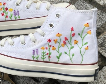 Converse Chuck Taylor bordados a medida, años 70: zapatillas con estrellas florales