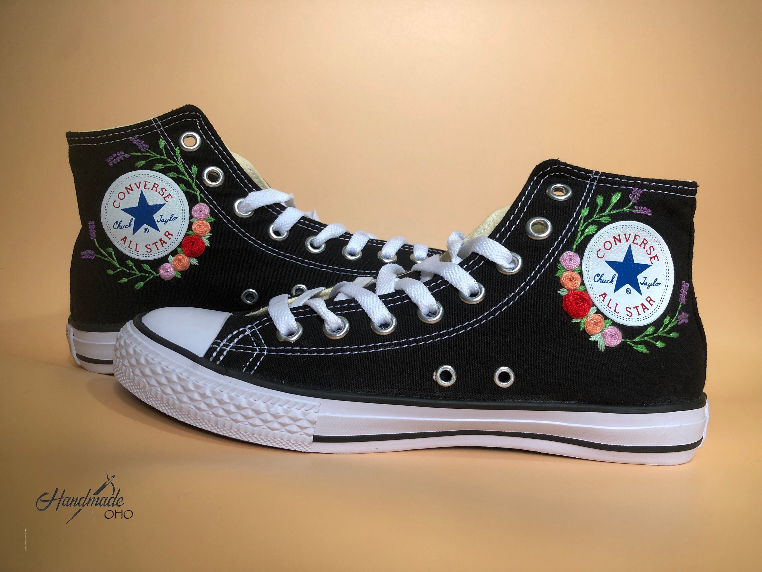También pañuelo material Embroidered Converse Converse Custom Flower Embroidery - Etsy