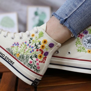 Custom Embroidery Converse Sneakers/Bridal  Flower Embroidery shoes /Converse Sneakers Embroidered With Flower Gardens/Converse High Tops