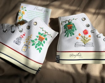 Tênis Converse de cano alto bordado personalizado: design de flores e livros