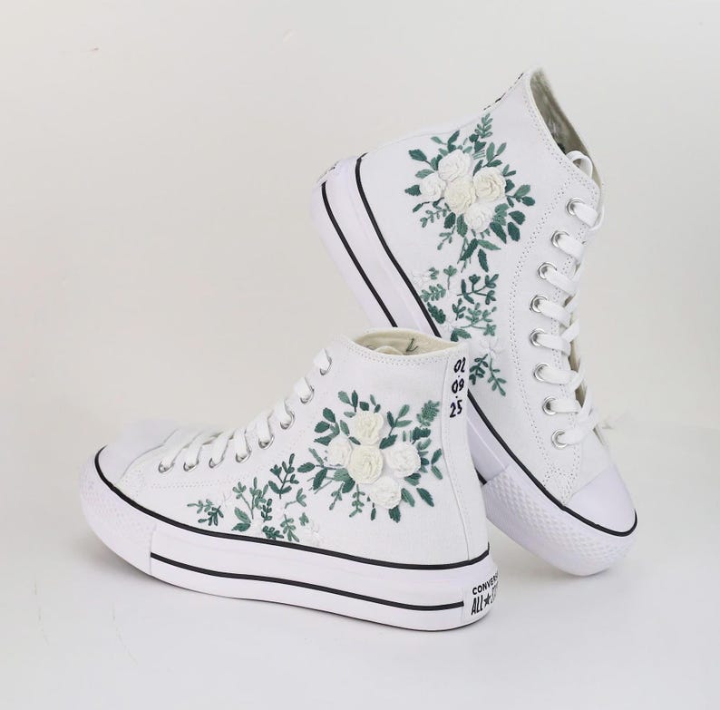 Embroidered Wedding Converse Platform, Custom Bridal Sneakers, Hand Embroidered Bride Shoes, Unique Wedding Shoes for Bride, Gift for Her