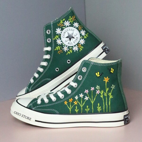Custom embroidery converse sneakers/Flower and bees embroidered shoes/Custom converse high tops embroidered flower/Birthday gift for her