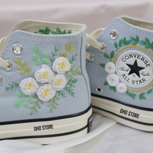 Custom embroidery converse high tops/ Flower embroidered converse shoes / Converse sneakers embroidered with roses for the bride