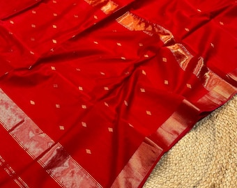 Handgewebter Maheshwari-Seidensari: Diamant-Buta-Muster