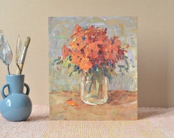Original floral still life oil painting. Red bouquet of flowers in a glass vase. Vintage impressionistic style. Fine art.