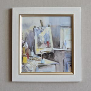 Acquerello originale incorniciato. Interno dello studio di un artista con un cavalletto alla finestra. Arte murale impressionista. Belle arti europee.