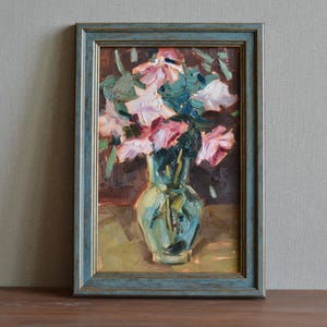 Pintura al óleo original de naturaleza muerta con flores. Ramo impresionista de rosas blancas y rosadas en un jarrón de cristal. Bellas artes europeas. Arte mural enmarcado