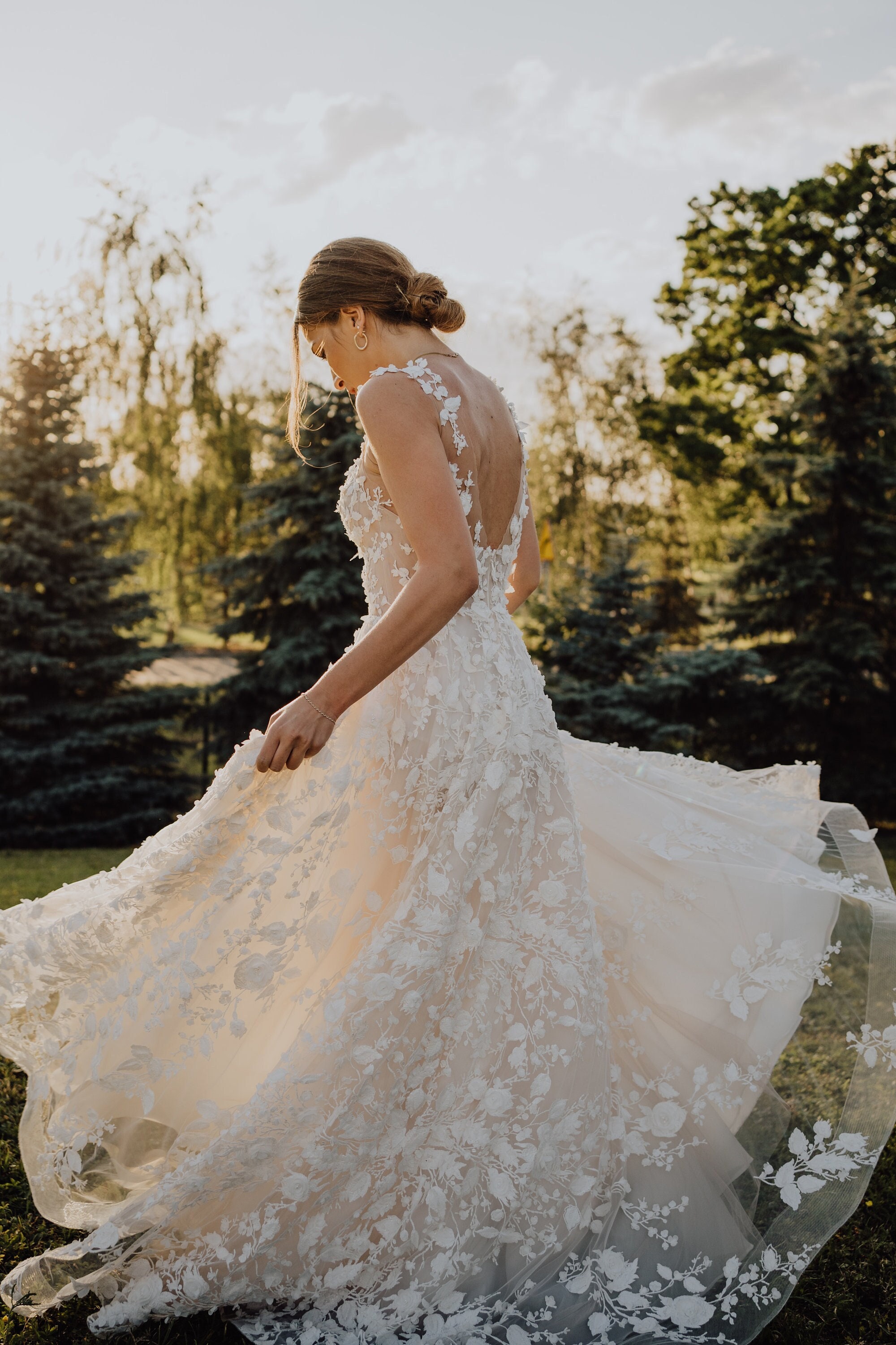 Lace Wedding Dresses for Romantic Detailing