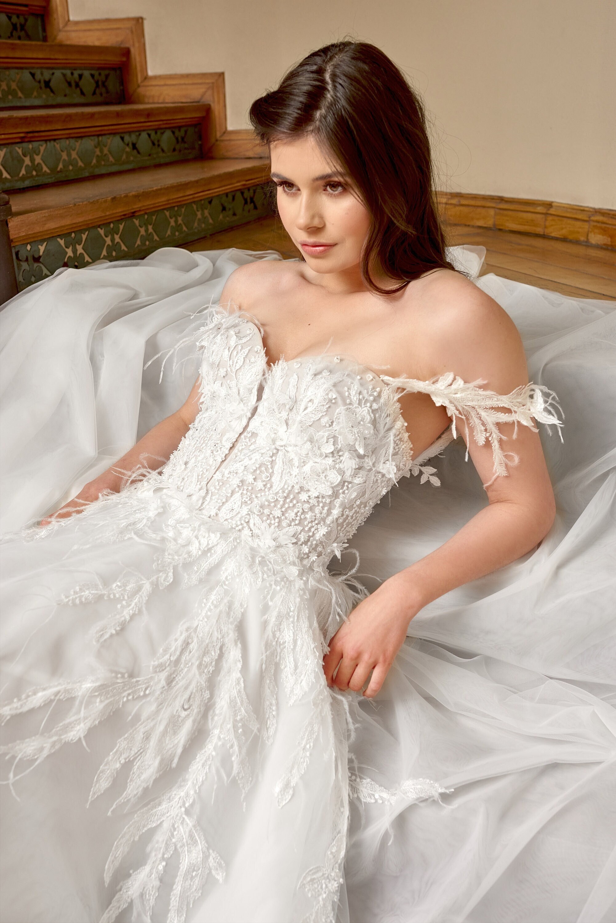 Sexy Wedding Dress DIADEM Wedding Gown With Flowers, Crystals