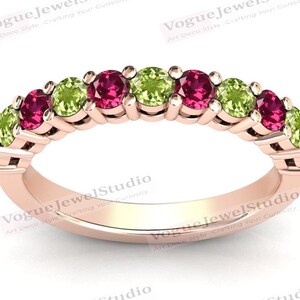Anel exclusivo Ruby & Peridot Eternity para mulheres 14k Ouro Vermelho Rubi Eternity Aliança de casamento Art Déco Multi Gemstone Banda Cluster Aliança de noivado