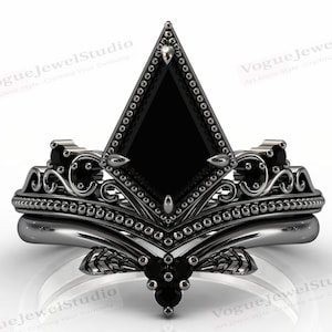 Vintage Kite Shaped Black Onyx Engagement Ring Set Antique Black Onyx Wedding Ring Set Leaf Wedding Band Art Deco Black Onyx Bridal Ring Set