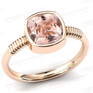 Bezel Set Morganite Anillo de compromiso Cojín en forma de Morganita Anillo de boda Solitario Anillo de compromiso 14k Oro Morganita Anillo de promesa nupcial