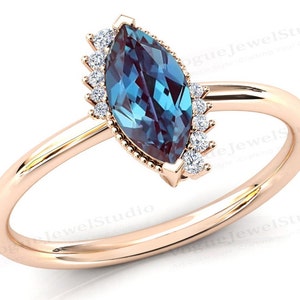 Anillo de compromiso de alejandrita de oro de 14k Marquise Cut Alexandrite Anillo de bodas para mujeres Regalo de aniversario Vintage Alexandrite Unique Bridal Ring